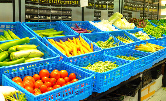 东兴超市：果蔬专区，正基折叠筐让果蔬上升一个档次